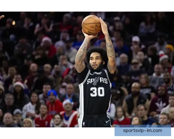 尚帕尼单季投中192记三分打破马刺队史纪录 自信来源于不懈努力